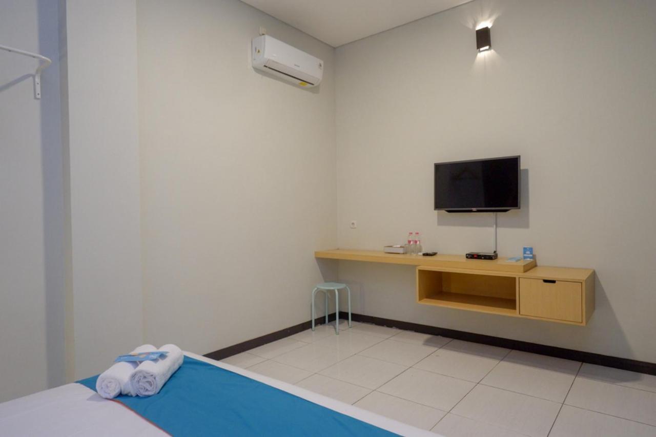 Sans Hotel Good Wish Semarang Jomblang Exterior foto