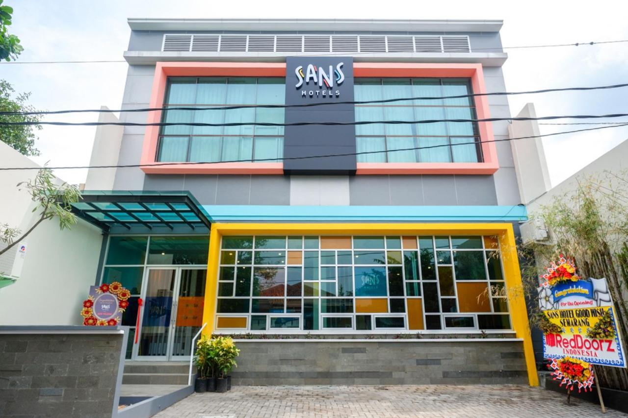 Sans Hotel Good Wish Semarang Jomblang Exterior foto