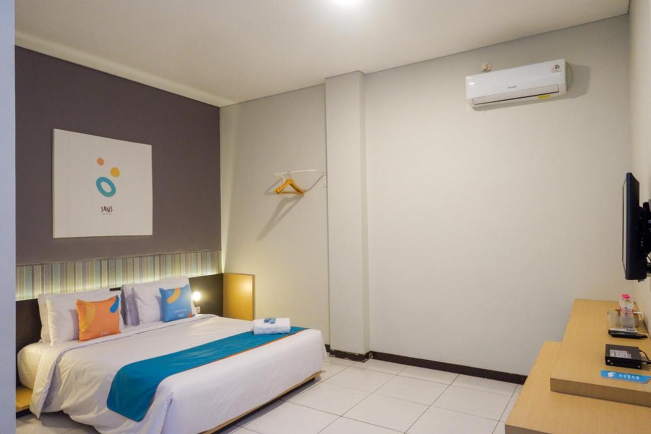 Sans Hotel Good Wish Semarang Jomblang Exterior foto